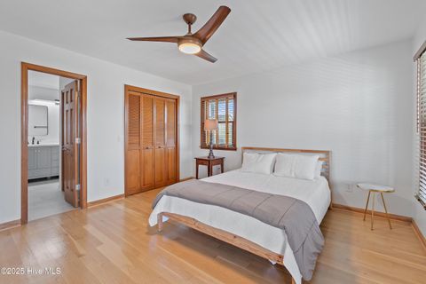 Single Family Residence in Holden Beach NC 118 Lions Paw Street 37.jpg