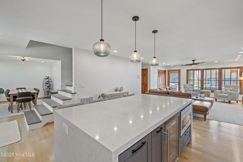 Single Family Residence in Holden Beach NC 118 Lions Paw Street 20.jpg