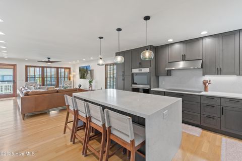 Single Family Residence in Holden Beach NC 118 Lions Paw Street 16.jpg