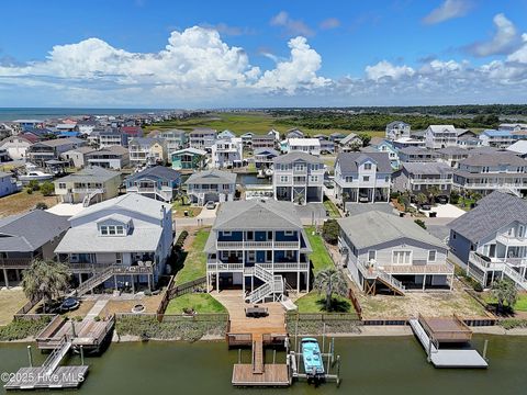 Single Family Residence in Holden Beach NC 118 Lions Paw Street 6.jpg