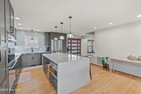 Single Family Residence in Holden Beach NC 118 Lions Paw Street 19.jpg