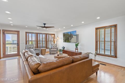Single Family Residence in Holden Beach NC 118 Lions Paw Street 25.jpg