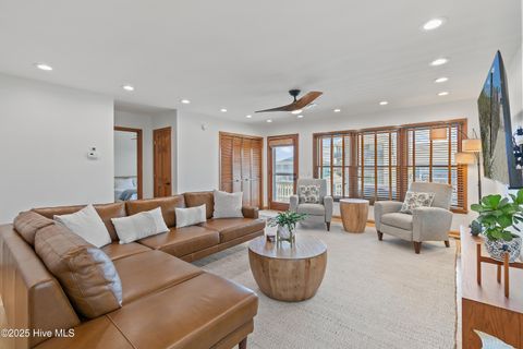 Single Family Residence in Holden Beach NC 118 Lions Paw Street 23.jpg