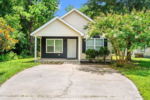 Single Family Residence in Tabor City NC 106 W Washington Street.jpg
