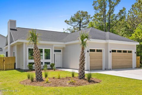 Single Family Residence in Carolina Beach NC 609 Augusta Avenue.jpg