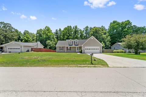 Single Family Residence in Richlands NC 143 Wheaton Drive.jpg