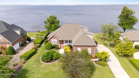 Single Family Residence in New Bern NC 409 Neuse Harbour Boulevard.jpg