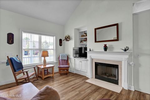 Single Family Residence in Carolina Beach NC 402 Bay Court 9.jpg