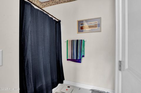 Single Family Residence in Carolina Beach NC 402 Bay Court 20.jpg