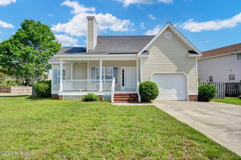 Single Family Residence in Carolina Beach NC 402 Bay Court.jpg