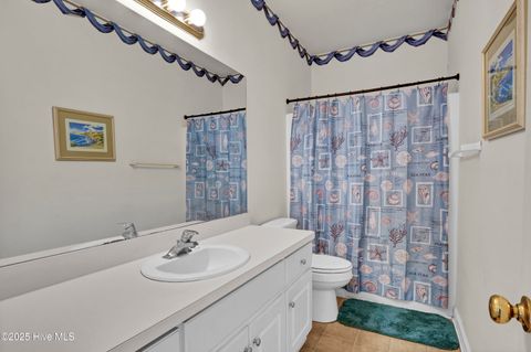 Single Family Residence in Carolina Beach NC 402 Bay Court 23.jpg