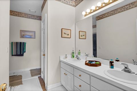 Single Family Residence in Carolina Beach NC 402 Bay Court 17.jpg