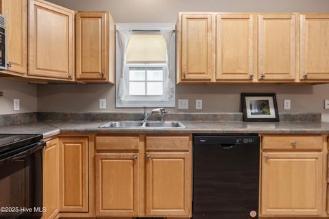 Single Family Residence in Carolina Beach NC 613 Raleigh Avenue 7.jpg