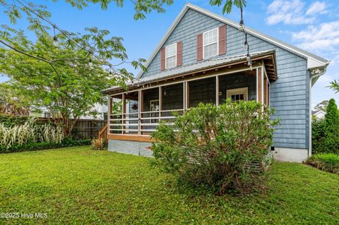 Single Family Residence in Carolina Beach NC 613 Raleigh Avenue 25.jpg