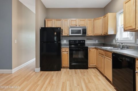 Single Family Residence in Carolina Beach NC 613 Raleigh Avenue 9.jpg