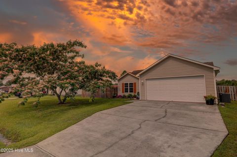 Single Family Residence in Castle Hayne NC 3107 Memory Lane.jpg