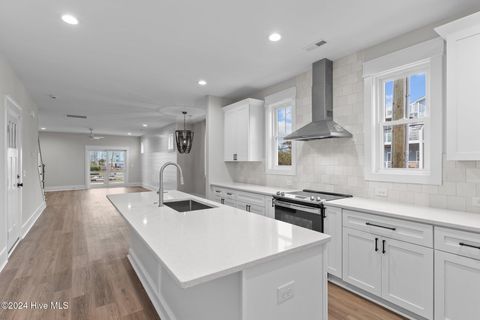 Townhouse in Carolina Beach NC 908 Second Street #Unit 2 10.jpg