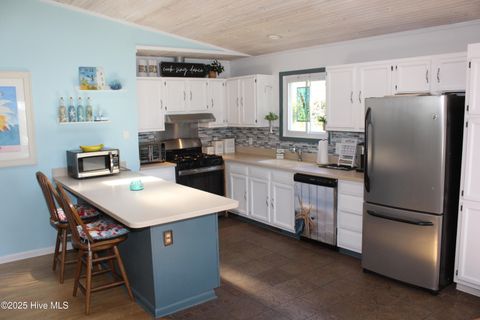 Single Family Residence in Carolina Beach NC 504 Greenville Avenue 8.jpg