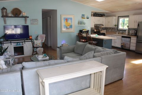 Single Family Residence in Carolina Beach NC 504 Greenville Avenue 5.jpg