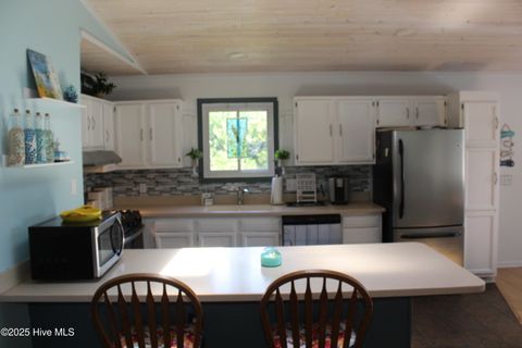 Single Family Residence in Carolina Beach NC 504 Greenville Avenue 11.jpg