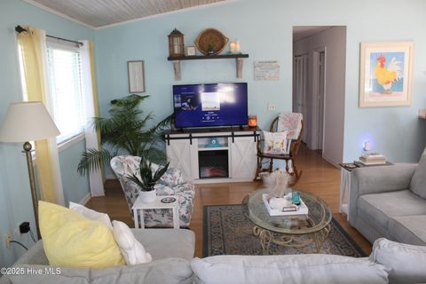 Single Family Residence in Carolina Beach NC 504 Greenville Avenue 4.jpg