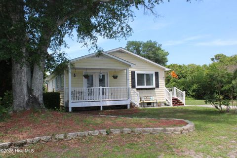 Single Family Residence in Carolina Beach NC 504 Greenville Avenue 3.jpg