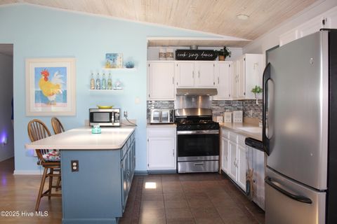 Single Family Residence in Carolina Beach NC 504 Greenville Avenue 9.jpg