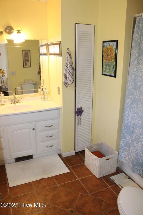 Single Family Residence in Carolina Beach NC 504 Greenville Avenue 20.jpg