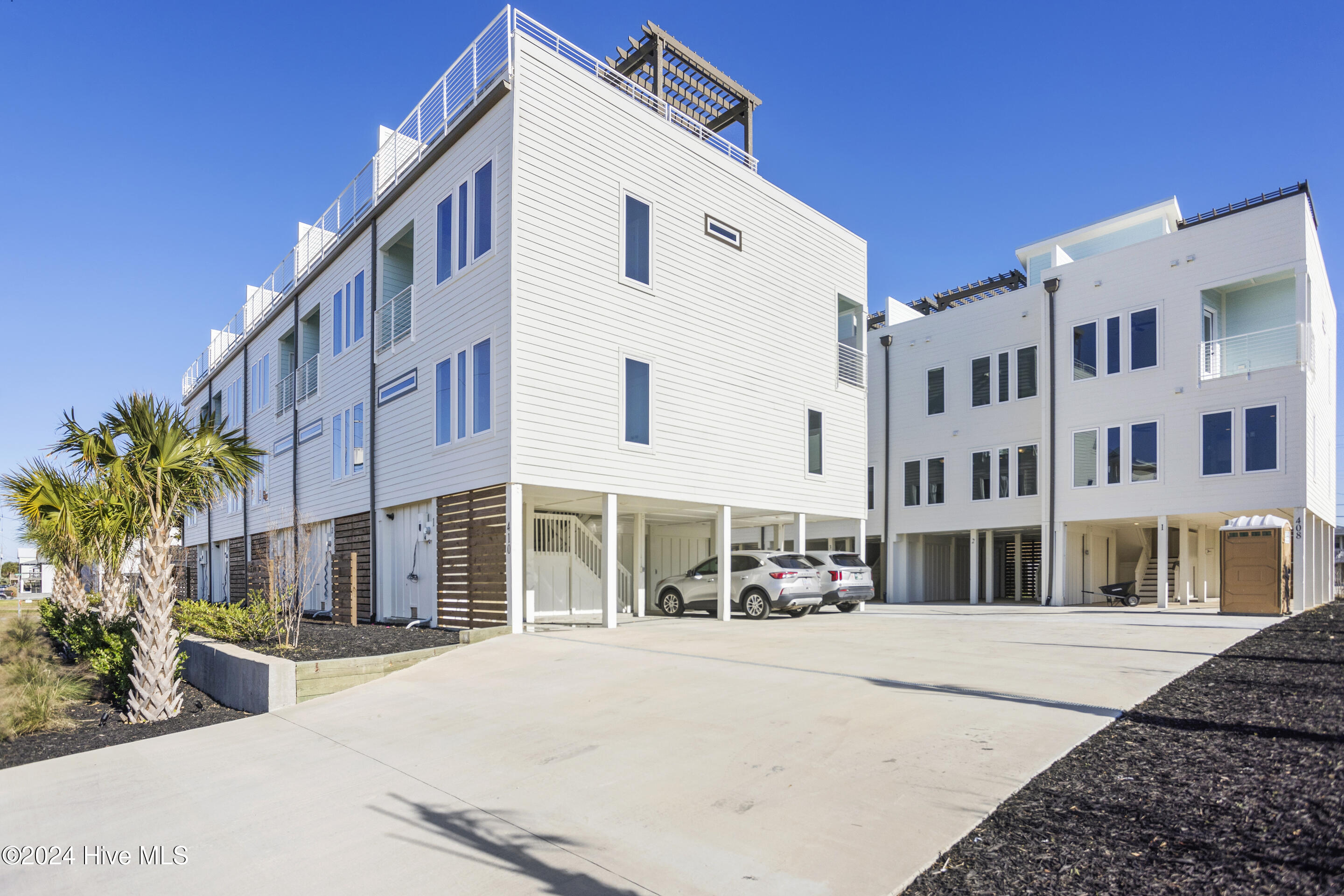 Townhouse in Carolina Beach NC 410 Canal Drive #Unit 1 3.jpg