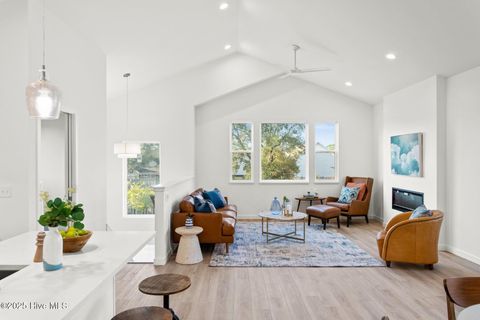 Single Family Residence in Carolina Beach NC 110 Hidden Cove Place 3.jpg
