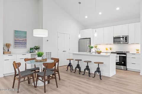 Single Family Residence in Carolina Beach NC 110 Hidden Cove Place 8.jpg