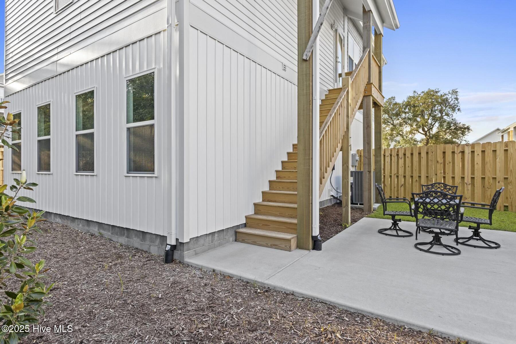 Single Family Residence in Carolina Beach NC 110 Hidden Cove Place 14.jpg