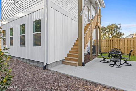 Single Family Residence in Carolina Beach NC 110 Hidden Cove Place 14.jpg