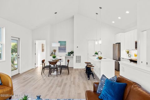 Single Family Residence in Carolina Beach NC 110 Hidden Cove Place 5.jpg