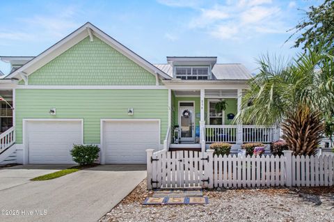 Single Family Residence in Carolina Beach NC 258 Silver Sloop Way.jpg