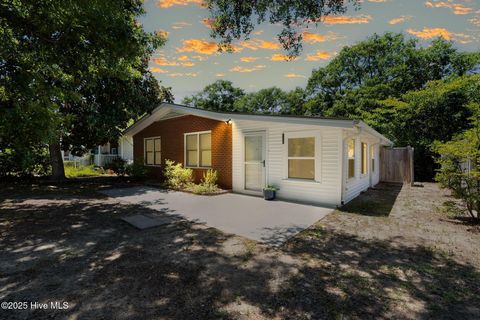 Single Family Residence in Oak Island NC 115 NE 9th Street.jpg
