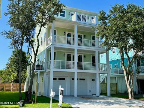 Single Family Residence in Carolina Beach NC 211 Annie Drive.jpg