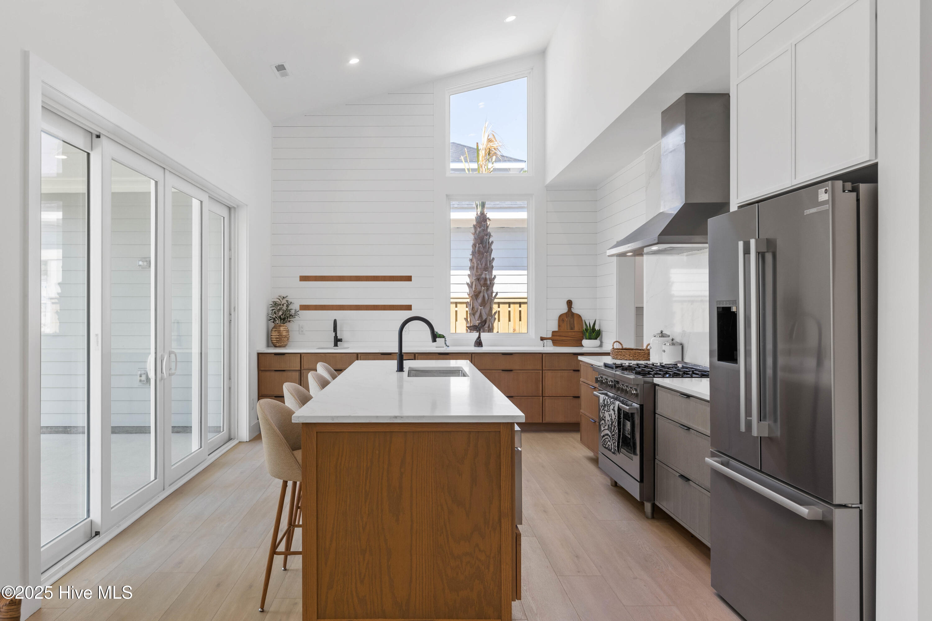 Single Family Residence in Carolina Beach NC 1100 S Sixth Street 6.jpg
