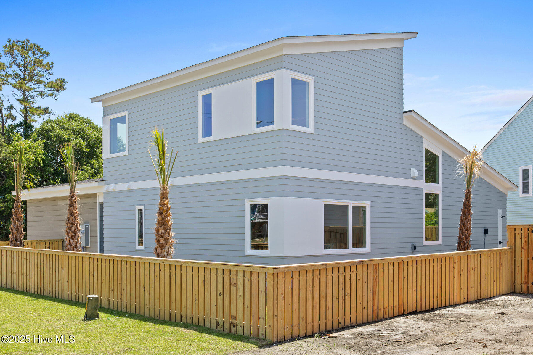 Single Family Residence in Carolina Beach NC 1100 S Sixth Street 36.jpg