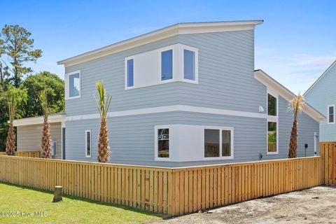 Single Family Residence in Carolina Beach NC 1100 S Sixth Street 36.jpg
