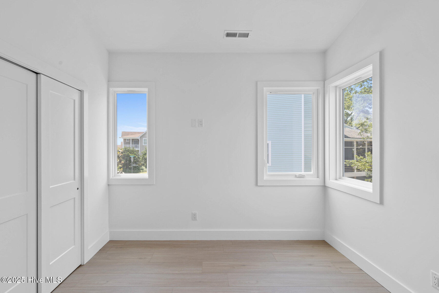 Single Family Residence in Carolina Beach NC 1100 S Sixth Street 27.jpg