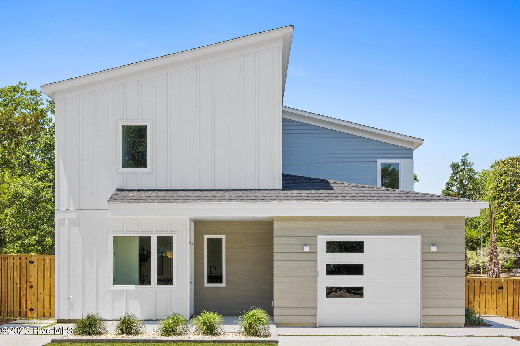 Single Family Residence in Carolina Beach NC 1100 S Sixth Street 35.jpg