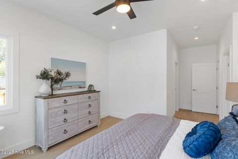 Single Family Residence in Carolina Beach NC 1100 S Sixth Street 15.jpg