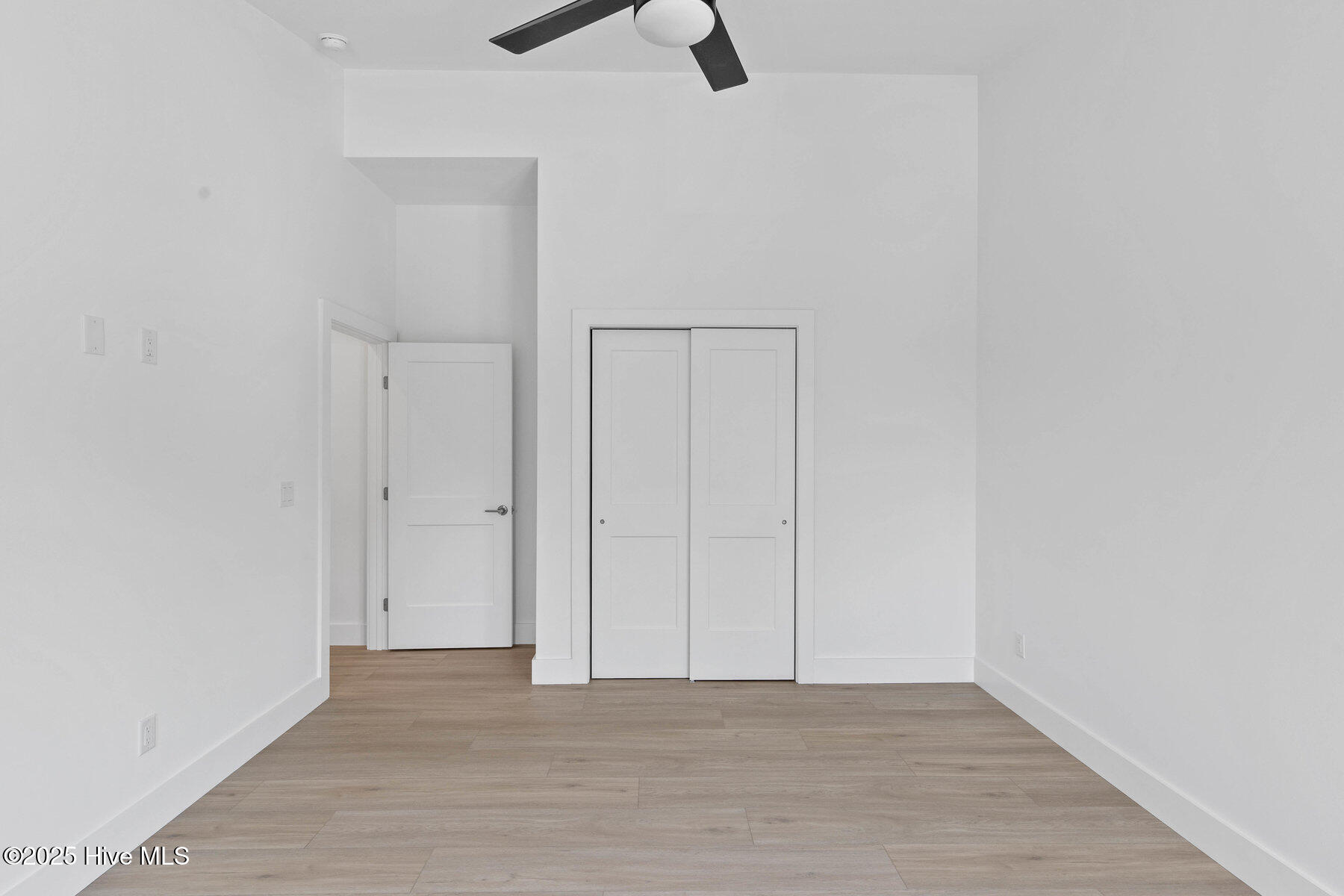 Single Family Residence in Carolina Beach NC 1100 S Sixth Street 24.jpg
