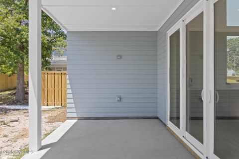 Single Family Residence in Carolina Beach NC 1100 S Sixth Street 34.jpg