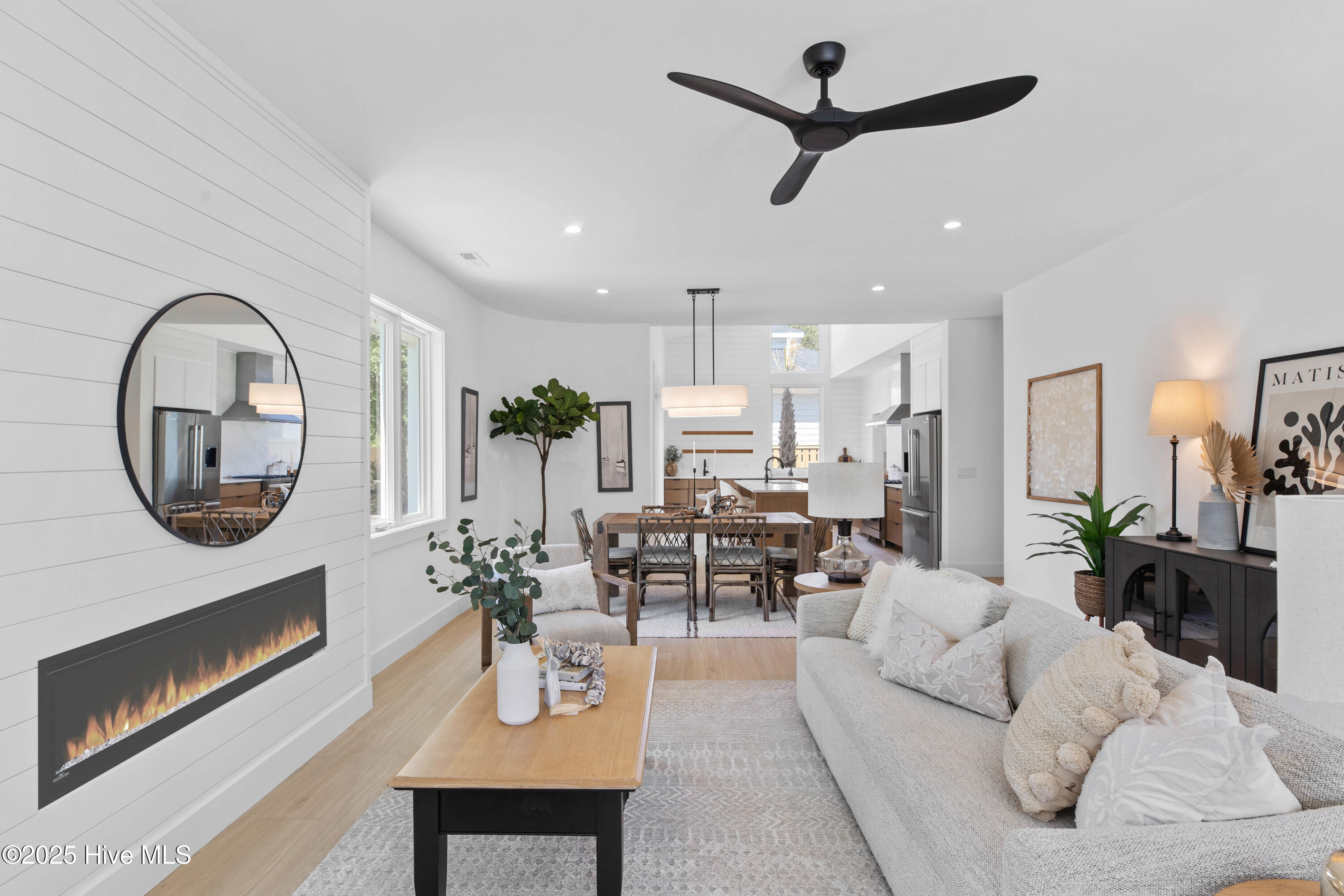 Single Family Residence in Carolina Beach NC 1100 S Sixth Street 1.jpg
