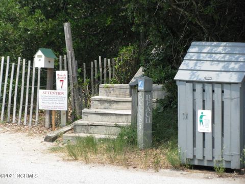  in Bald Head Island NC 102 W Bald Head Wynd 2.jpg