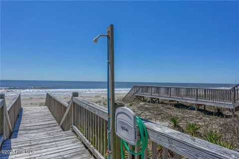 Single Family Residence in Holden Beach NC 887 Ocean Boulevard 7.jpg