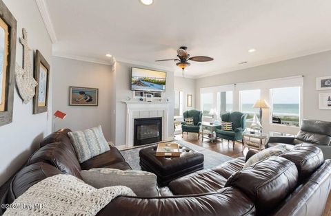Single Family Residence in Holden Beach NC 887 Ocean Boulevard 9.jpg