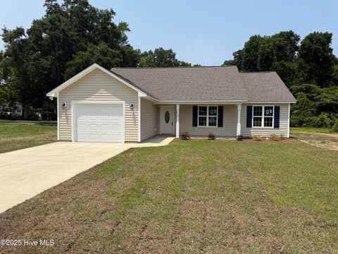 Single Family Residence in Maysville NC 510 Hadnot Avenue.jpg